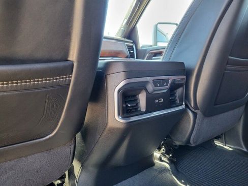 Used 2025 GMC Sierra 2500 Denali Ultimate AWD/4WD image 32