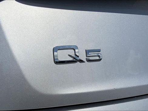 Used 2022 Audi Q5 Premium Plus w/ Premium Plus Package image 8