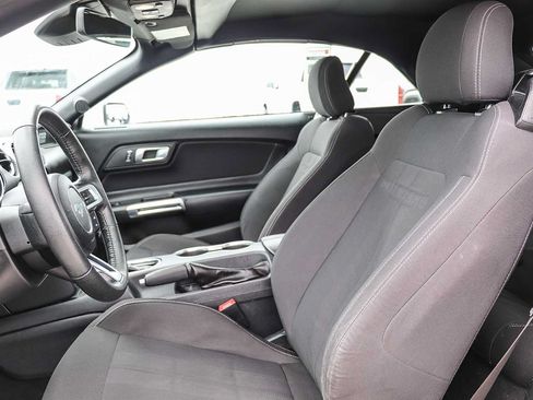 Used 2022 Ford Mustang Convertible RWD image 17