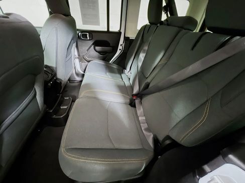 Used 2024 Jeep Wrangler Unlimited AWD/4WD image 21