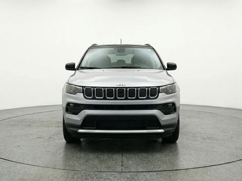 Used 2025 Jeep Compass Limited image 2