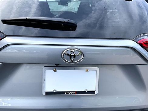 Certified 2025 Toyota RAV4 LE AWD/4WD image 31