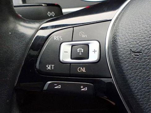 Used 2018 Volkswagen Atlas SEL AWD/4WD image 29