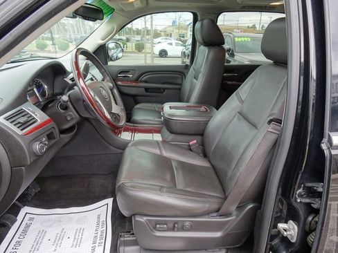 Used 2013 Cadillac Escalade EXT Premium image 10
