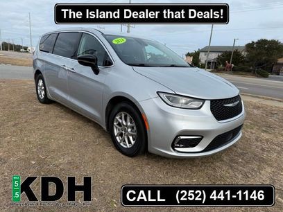 Certified 2024 Chrysler Pacifica Touring-L