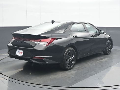 Used 2023 Hyundai Elantra SEL w/ Cargo Package image 6