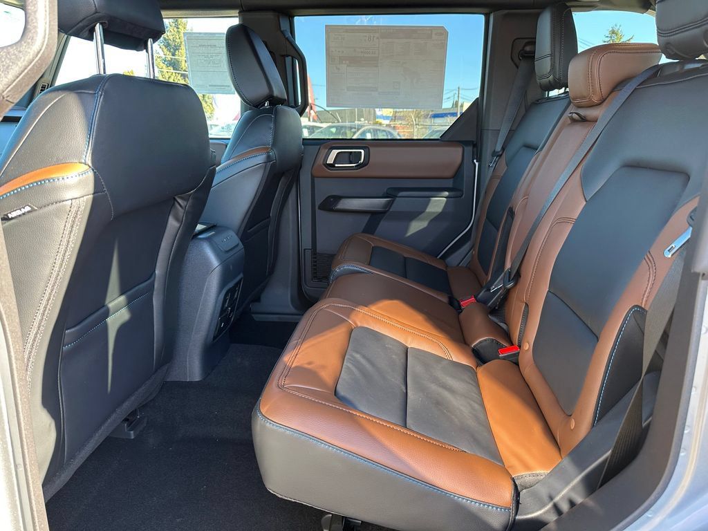 New 2024 Ford Bronco Outer Banks AWD/4WD image 14