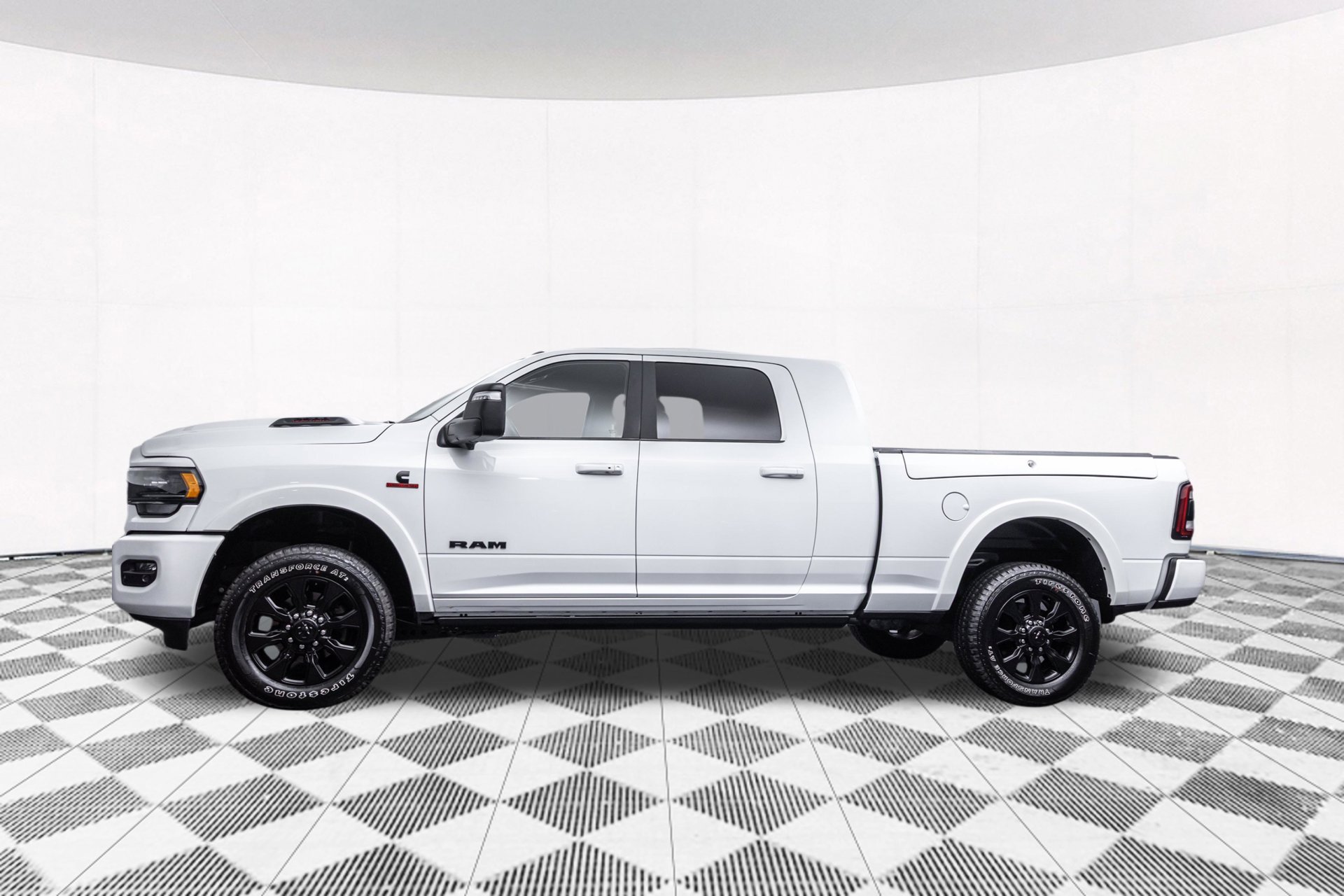 Used 2023 RAM 2500 Limited AWD/4WD image 9