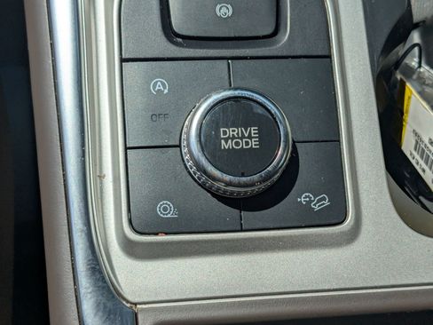 Certified 2022 Ford Explorer King Ranch w/ Premium Technology Package AWD/4WD image 25