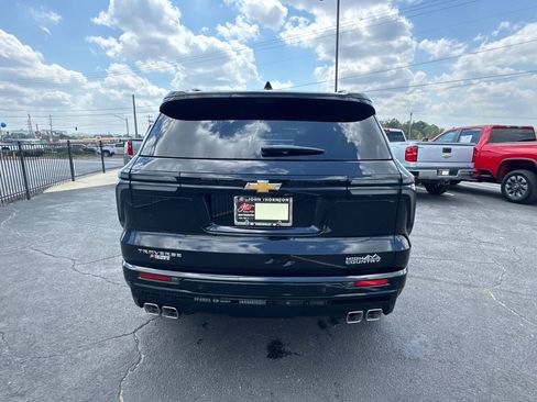 New 2026 Chevrolet Traverse High Country w/ LPO, Floor Liner Package FWD image 7
