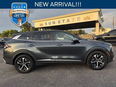 Used 2025 Kia Sportage EX FWD image 1