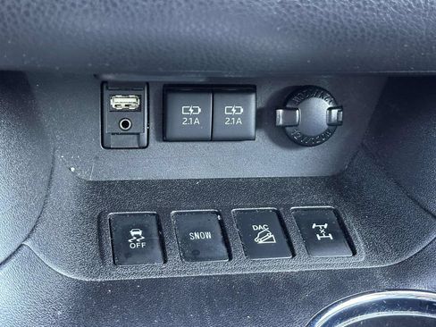 Used 2018 Toyota Highlander Limited AWD/4WD image 21