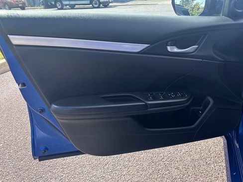 Used 2019 Honda Civic Sport image 11