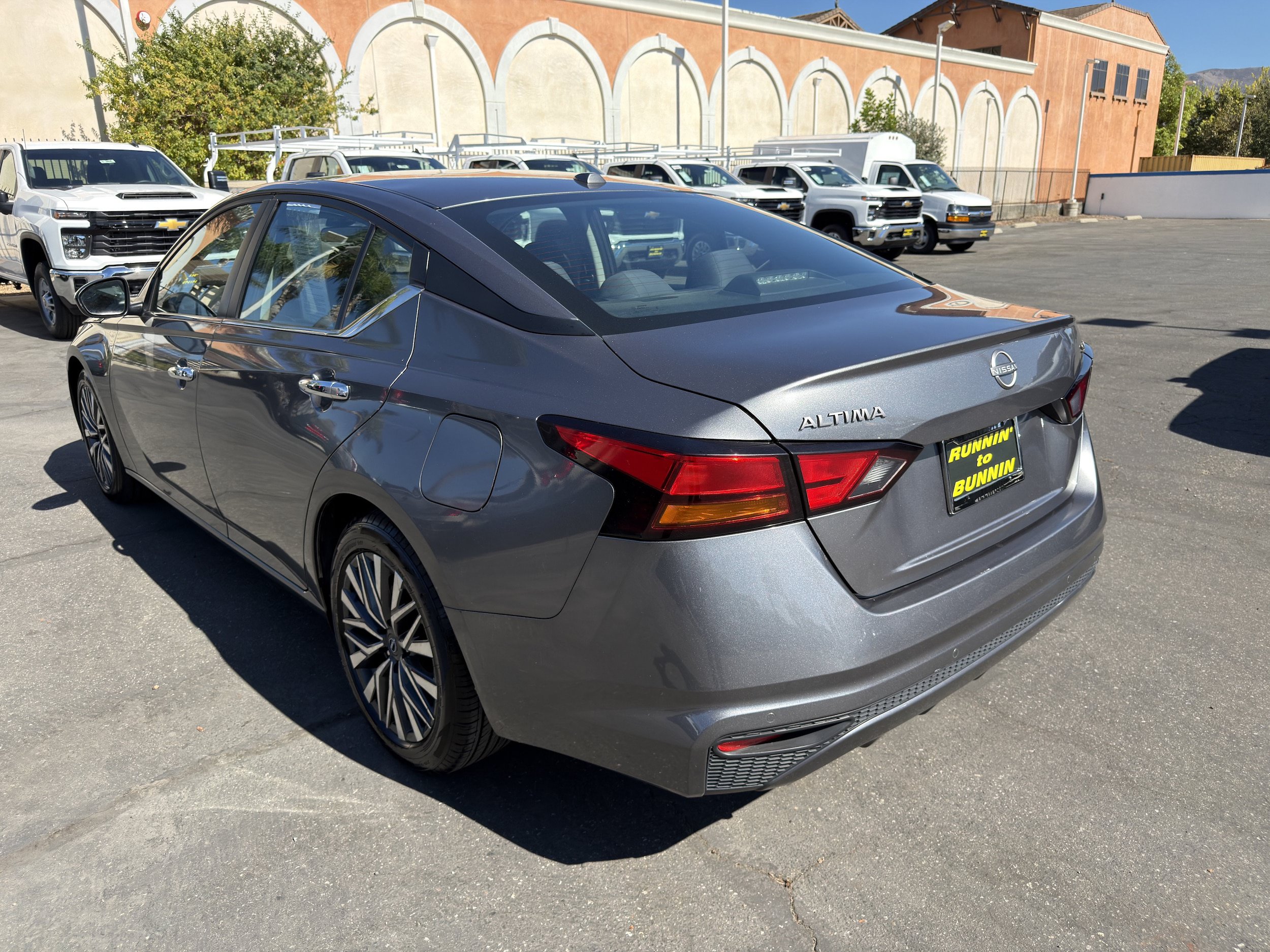 Used 2023 Nissan Altima 2.5 SV FWD image 6