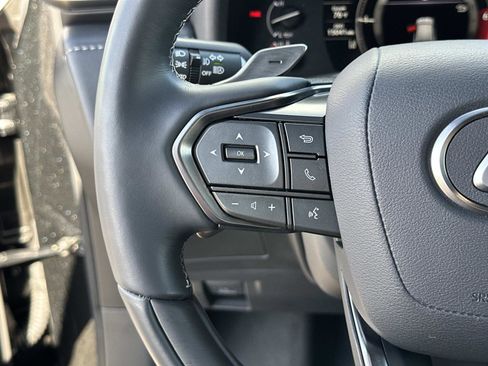 Used 2024 Lexus LX 600 4WD w/ Luxury Package image 31