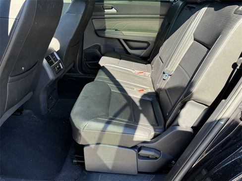 Used 2023 Volkswagen Atlas SE w/ Panoramic Sunroof Package image 24