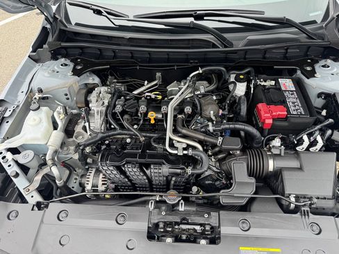Used 2025 Nissan Altima 2.5 SR FWD image 10
