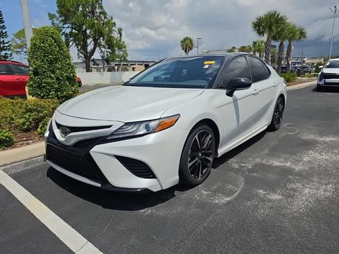 Used 2018 Toyota Camry XSE FWD image 5