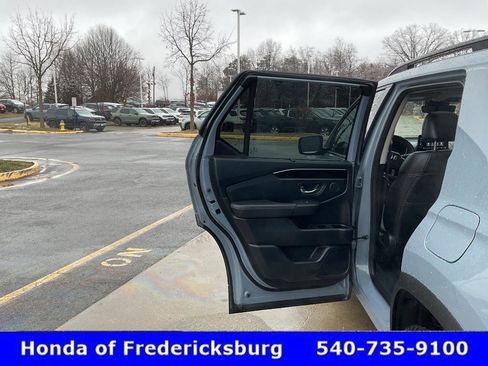Certified 2024 Honda Pilot Touring image 16