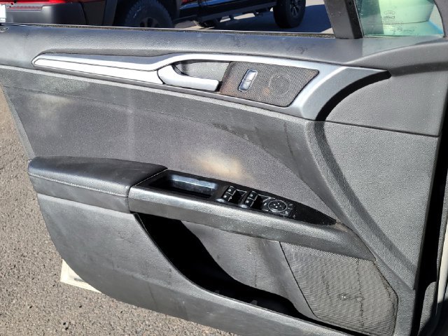 Used 2015 Ford Fusion SE FWD image 7