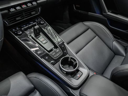 Used 2025 Porsche 911 Carrera image 25