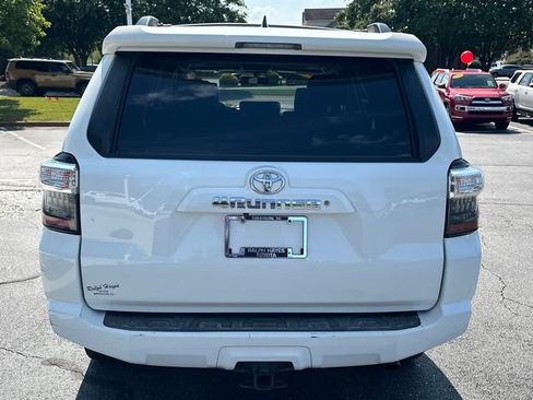 Used 2019 Toyota 4Runner SR5 Premium AWD/4WD image 4
