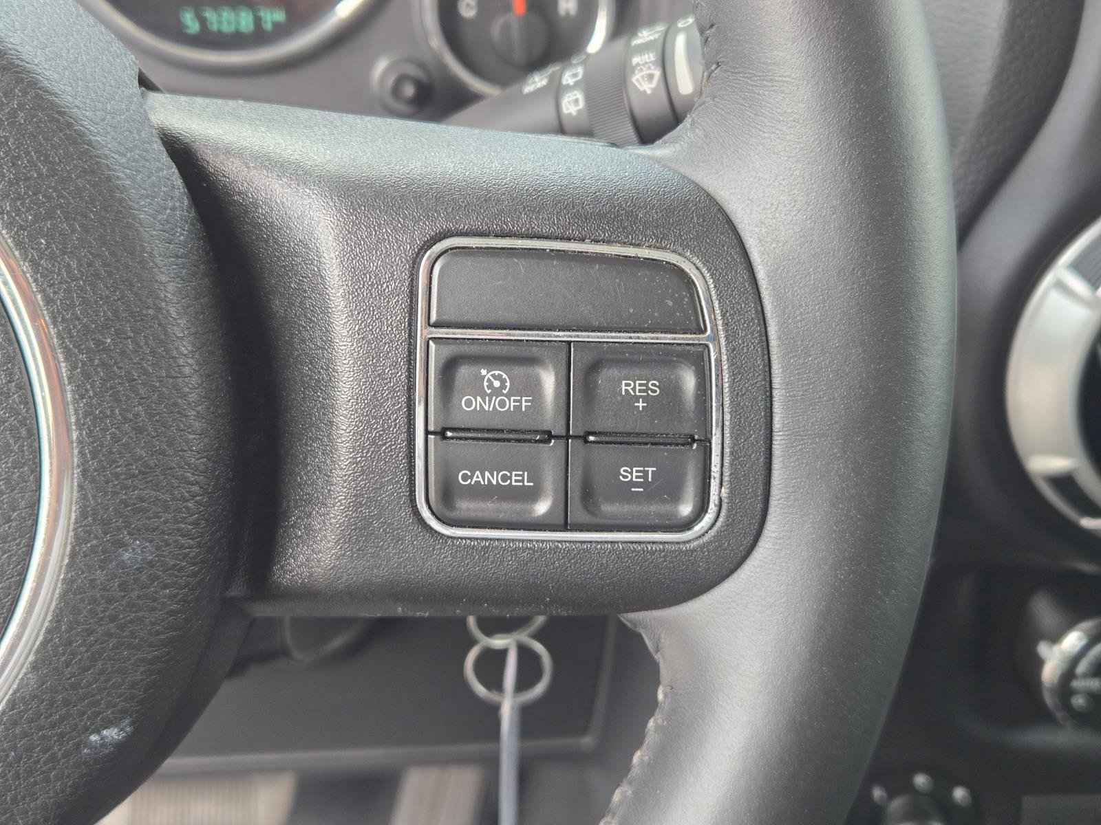 Used 2018 Jeep Wrangler Unlimited Sahara w/ Connectivity Group AWD/4WD image 15