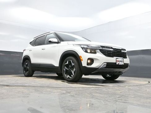 Used 2025 Kia Seltos S image 46