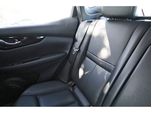 Certified 2022 Nissan Rogue Sport SL image 11