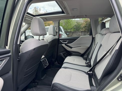 Used 2020 Subaru Forester Premium AWD/4WD image 13