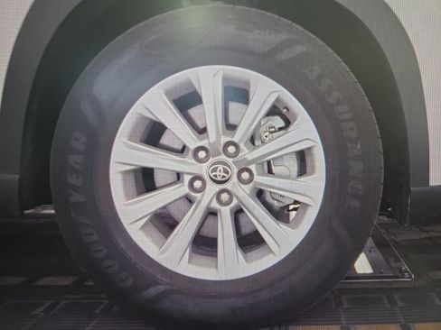 Used 2025 Toyota Grand Highlander AWD image 17