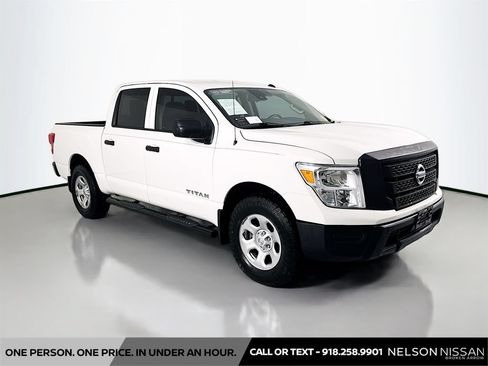 Used 2021 Nissan Titan S AWD/4WD image 3
