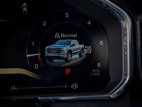 New 2026 GMC Sierra 1500 SLT image 18