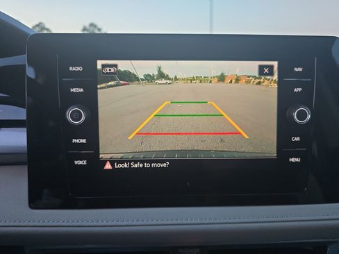 New 2025 Volkswagen Taos SEL image 23