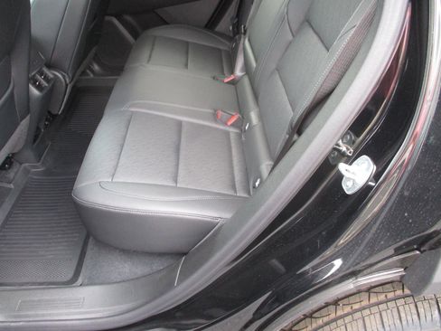 New 2026 Chevrolet Equinox LT w/ Convenience Package II image 11