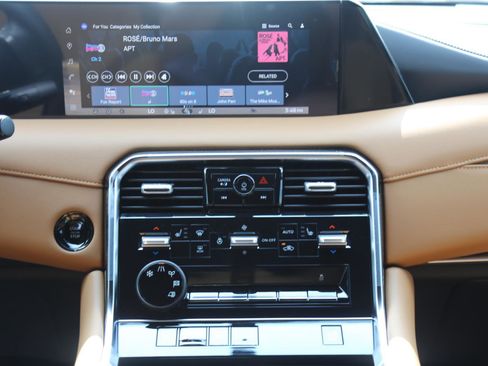 New 2025 Nissan Armada SL w/ Convenience Package image 28