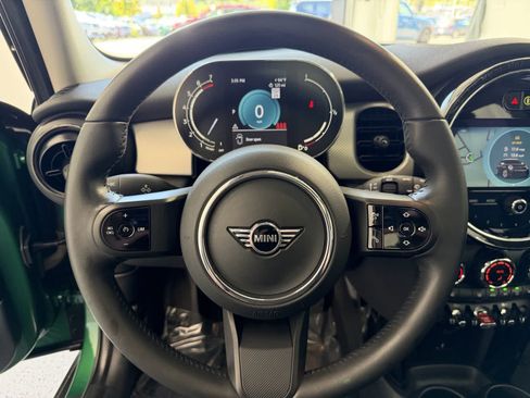 Used 2024 MINI Cooper 4-Door Hardtop FWD image 16