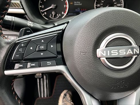Used 2023 Nissan Altima 2.5 SR w/ SR Premium Package FWD image 24