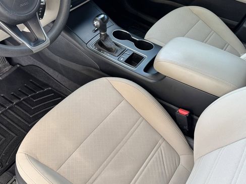 Used 2016 Kia Sorento LX image 6