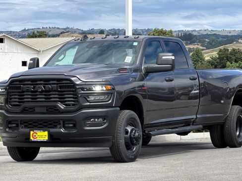 New 2026 RAM 3500 Tradesman AWD/4WD image 9