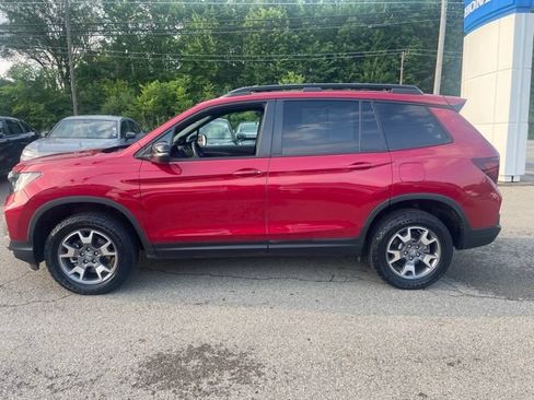 Used 2023 Honda Passport TrailSport image 3