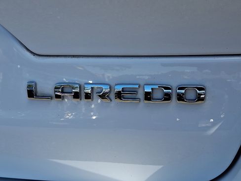 Used 2022 Jeep Grand Cherokee Laredo w/ Luxury Tech Group I image 30