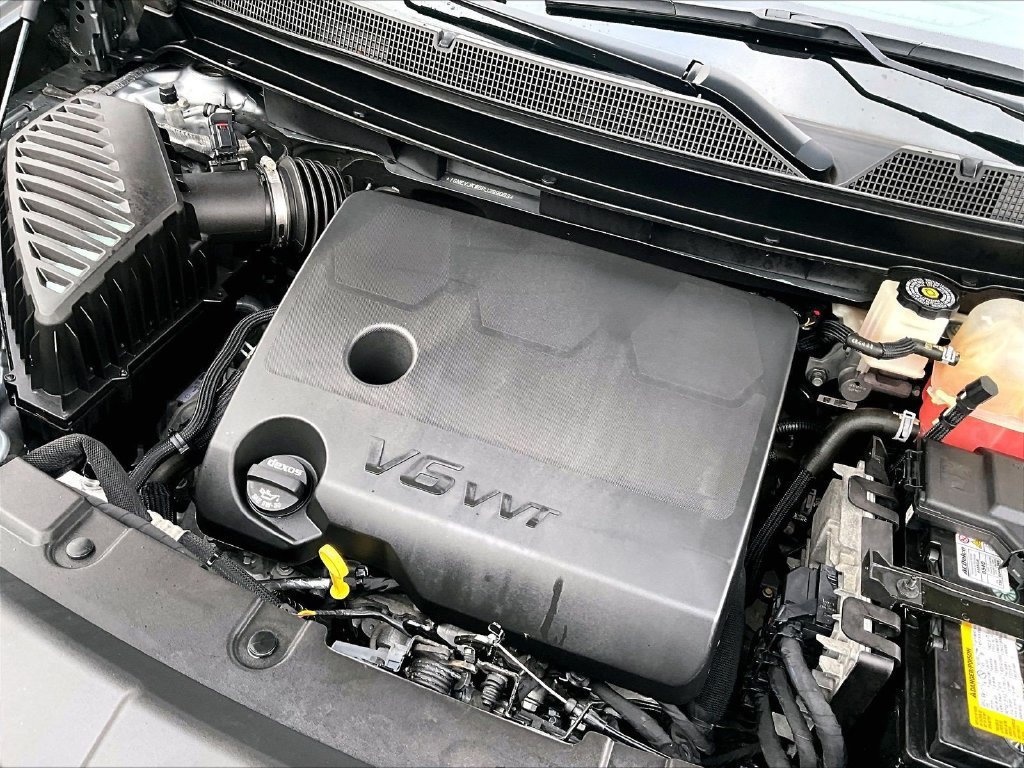 Used 2023 Chevrolet Traverse RS AWD/4WD image 36