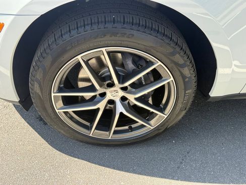 Certified 2026 Porsche Macan Turbo AWD/4WD image 11