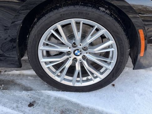 Used 2023 BMW 330i xDrive Sedan w/ Premium Package image 8