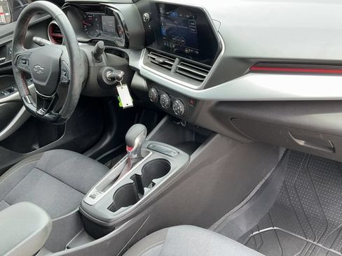 Used 2024 Chevrolet Trax RS w/ Driver Confidence Package FWD image 17