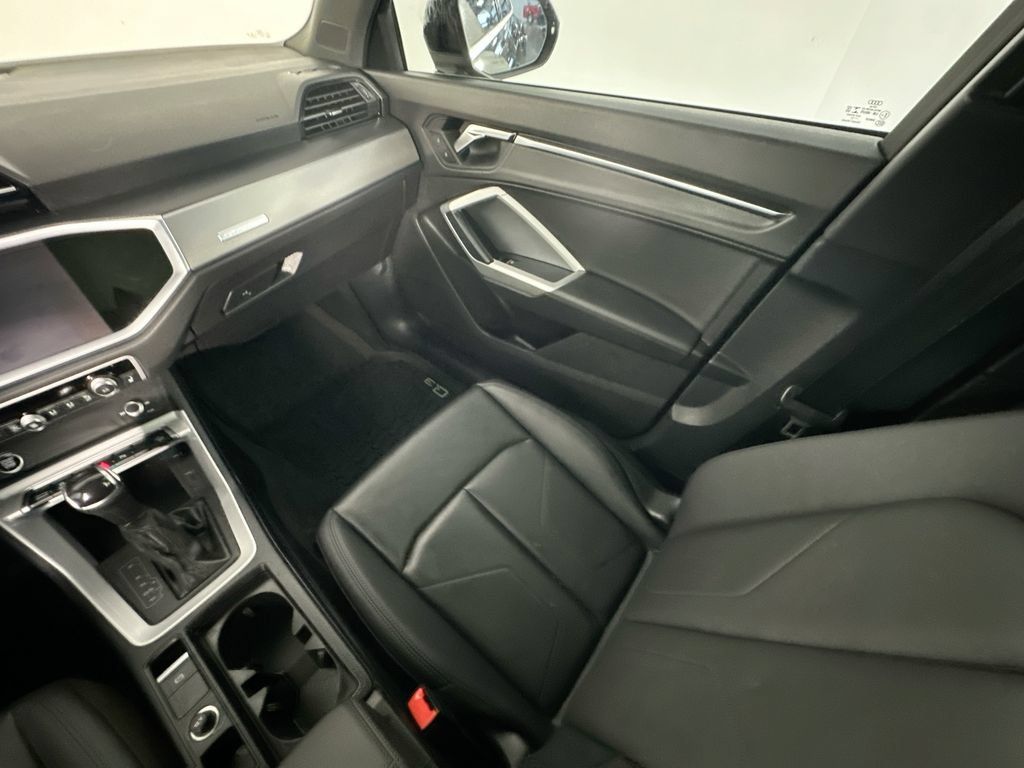 Used 2022 Audi Q3 2.0T Premium w/ Convenience Package AWD/4WD image 11