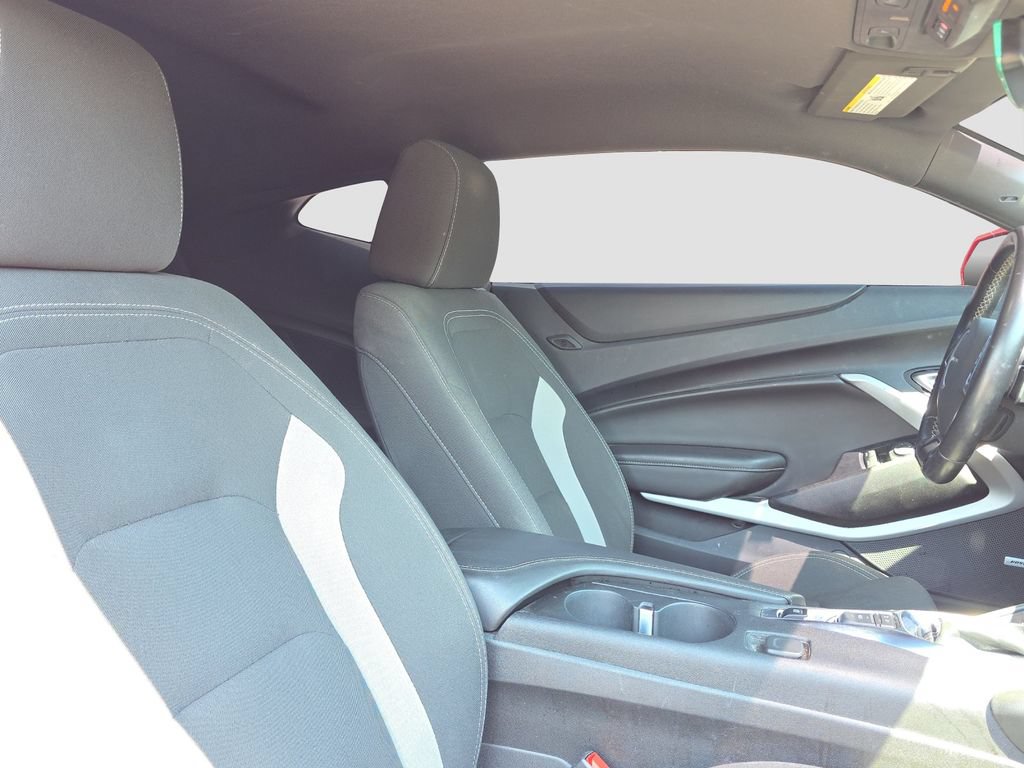 Used 2021 Chevrolet Camaro LT w/ Technology Package RWD image 17