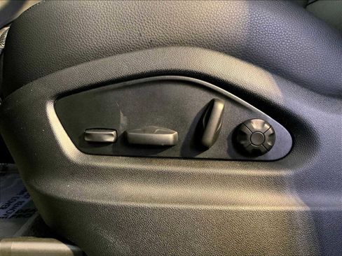 Certified 2025 Porsche Cayenne image 39