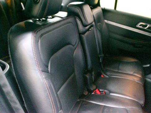 Used 2017 Ford Explorer Sport AWD/4WD image 9